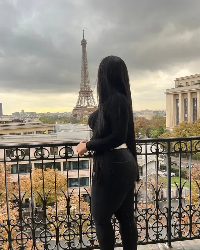 Marcheuse des quais feutrés - Image 2